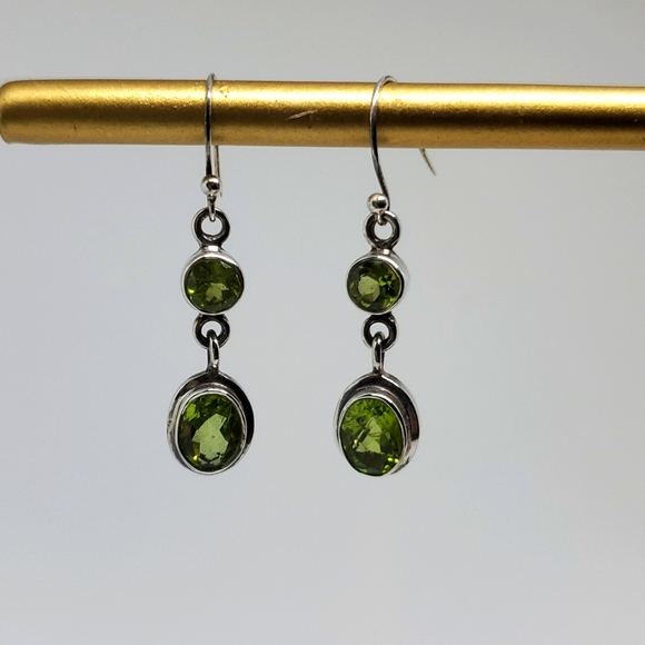 Sterling Silver and Genuine peridot dangle earrings August birthstone - Picture 1 of 5